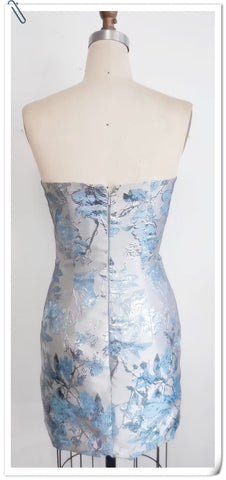 Vestido de cóctel ajustado con estampado floral Y3081