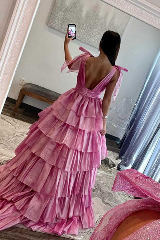 August | Rosa Ballkleid mit Glitzer-Trägern, tiefem Ausschnitt und Stufen