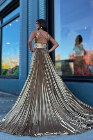 Macy | Vestido de fiesta largo plisado con tirantes cruzados y acabado metalizado
