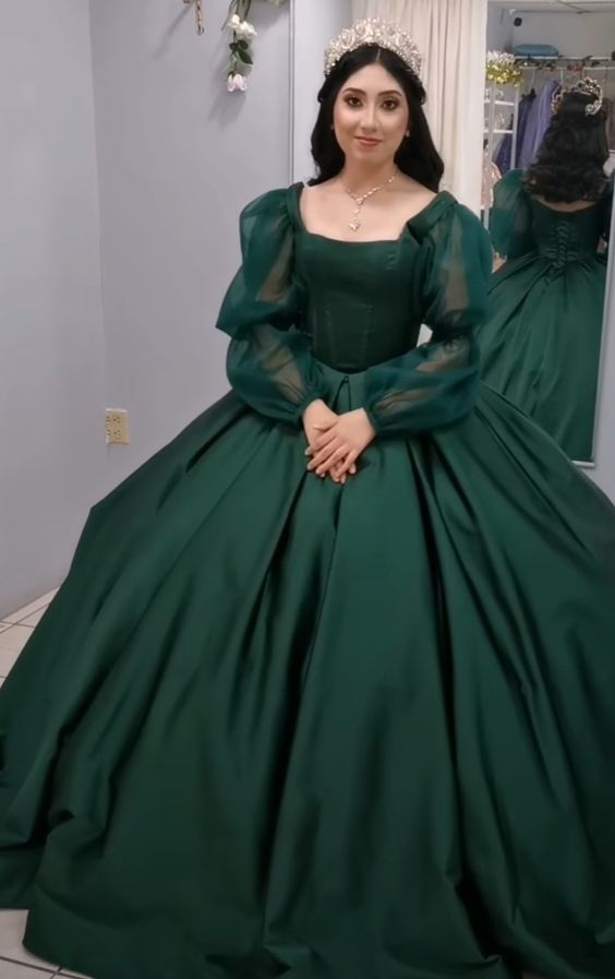 Vintage Green Long Sleeves Ball Gown,18th Birthday Outfit Y7167 Main Image