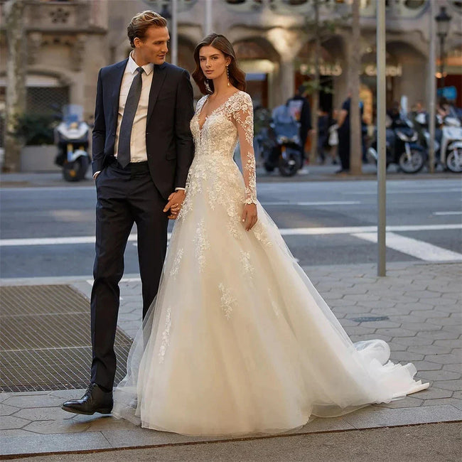 Gorgeous Women's A-line Long Sleeve Wedding Dresses Lace Applique Women's Sexy V-neck Bridal Gowns Princess Prom Party Robe Mari Hover Image