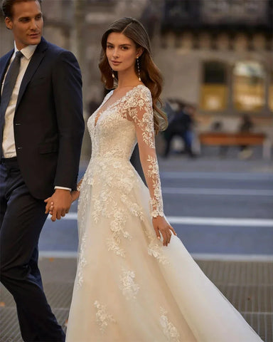 Gorgeous Women's A-line Long Sleeve Wedding Dresses Lace Applique Women's Sexy V-neck Bridal Gowns Princess Prom Party Robe Mari