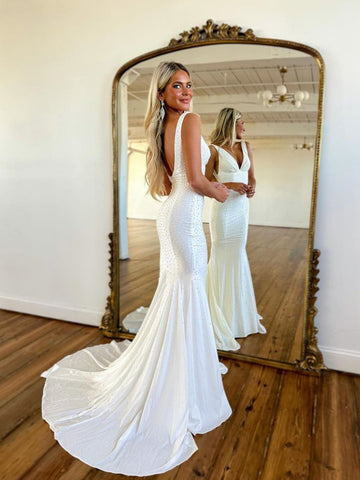 Molly | Vestido de fiesta largo de satén con cuentas y escote en V profundo estilo sirena