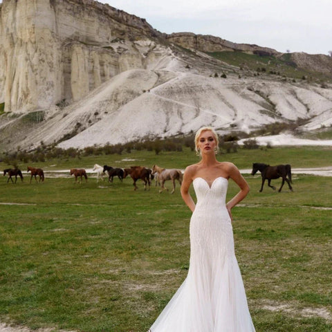 Graceful Sweetheart Wedding Dresses For Women Mermaid Strapless Beach Sequins Bridal Gown Sleeveless Court Train Robe De Mariée