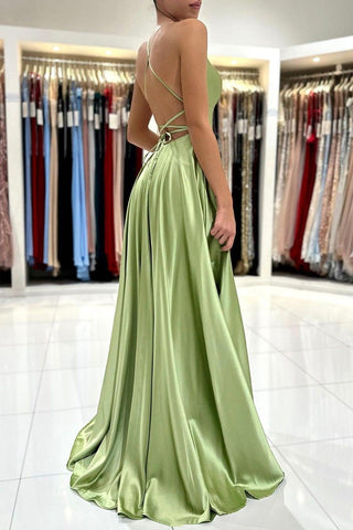 Vestido de fiesta largo, sencillo, de satén verde, corte A, sin espalda y con abertura en la pierna (PSK381)