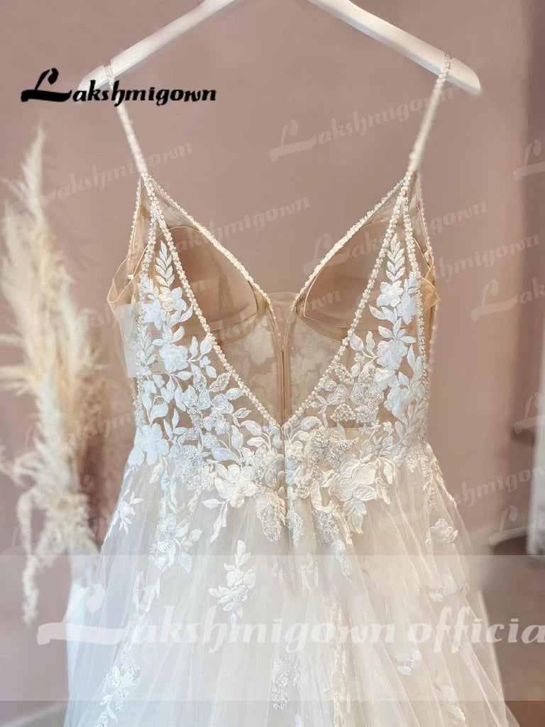 Spaghetti Straps Vintage Lace Wedding Dress With V Neckline Bride Dress Tulle Beach Bridal Gown Trouwjurk Customized