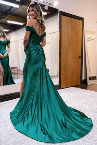 Raelyn | Vestido de fiesta de satén con hombros descubiertos y corte sirena con abertura