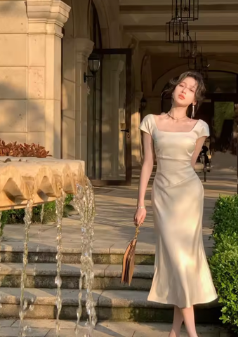 Elegantes langes Partykleid mit quadratischem Ausschnitt in Beige aus Satin, Meerjungfrau, Abschlussball, Abendkleid Y7576