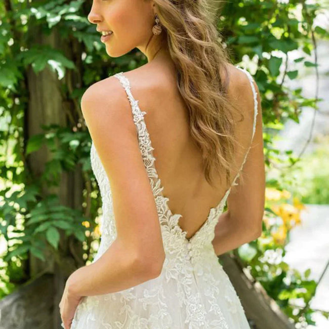 Haute Couture Elegant White Tulle Backless Spaghetti Strap Sweep Train V-Neck Backless A-LINE Embroidery Wedding Dress Main Image