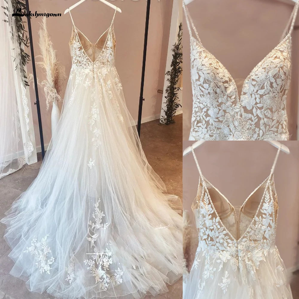 Spaghetti Straps Vintage Lace Wedding Dress With V Neckline Bride Dress Tulle Beach Bridal Gown Trouwjurk Customized