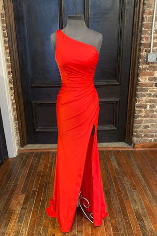 Pinkes One-Shoulder-Ballkleid mit Schlitz SYP105