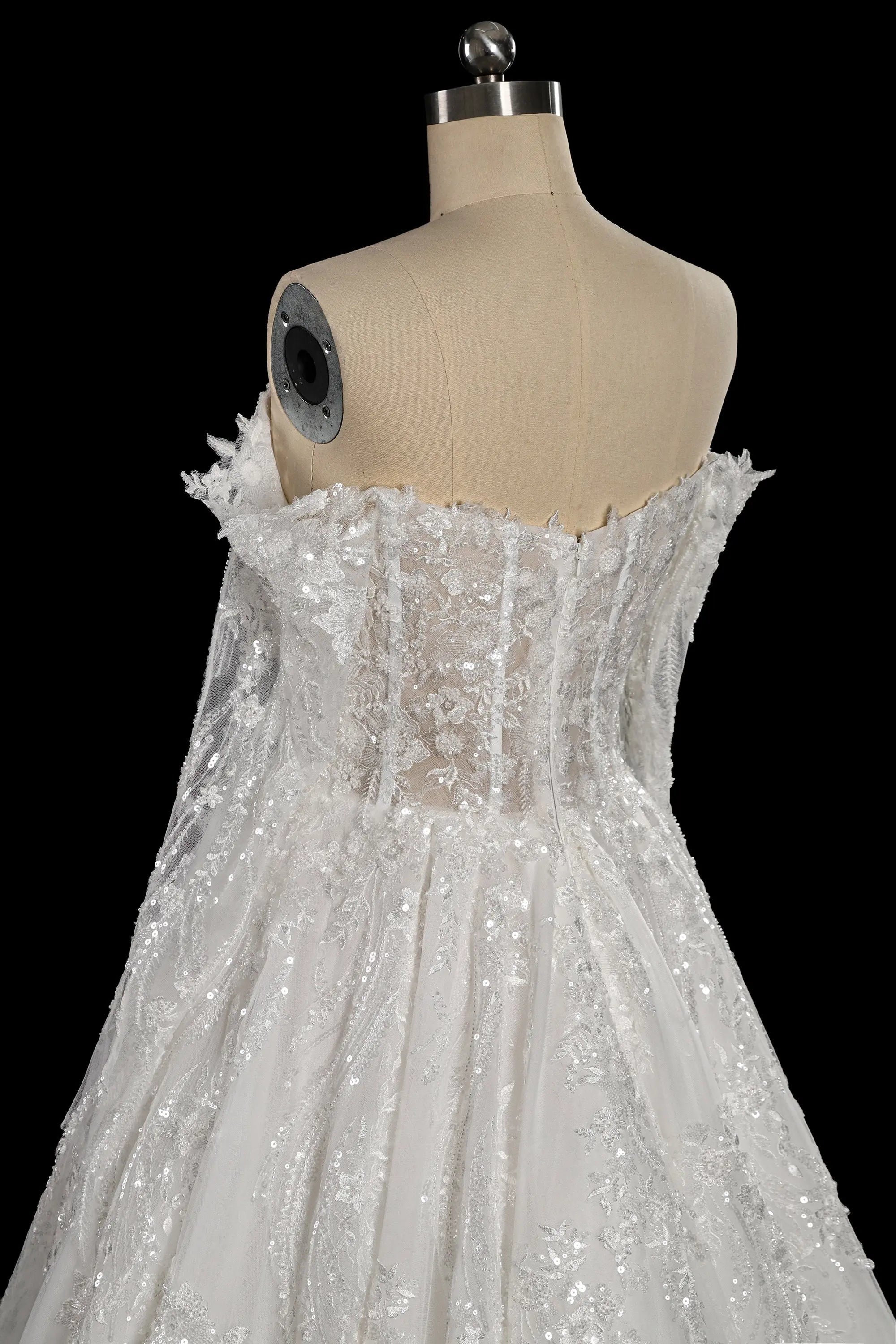 Luxury White Off-the-Shoulder Long Sleeve Lace Tulle Ball Gown Wedding Dress SW702