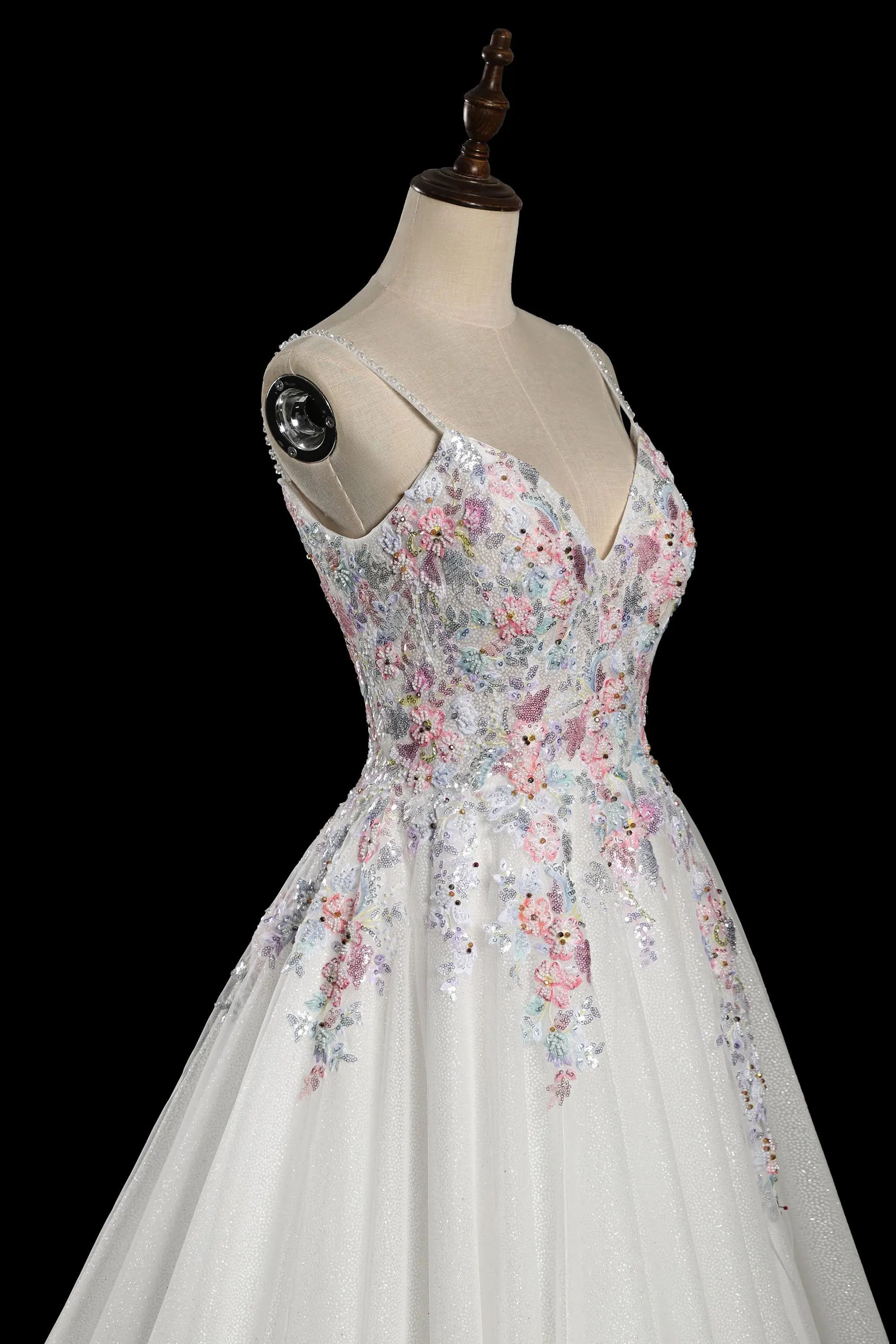 Glamorous White Floral Applique A-Line Tulle Wedding Dress with Train SW704