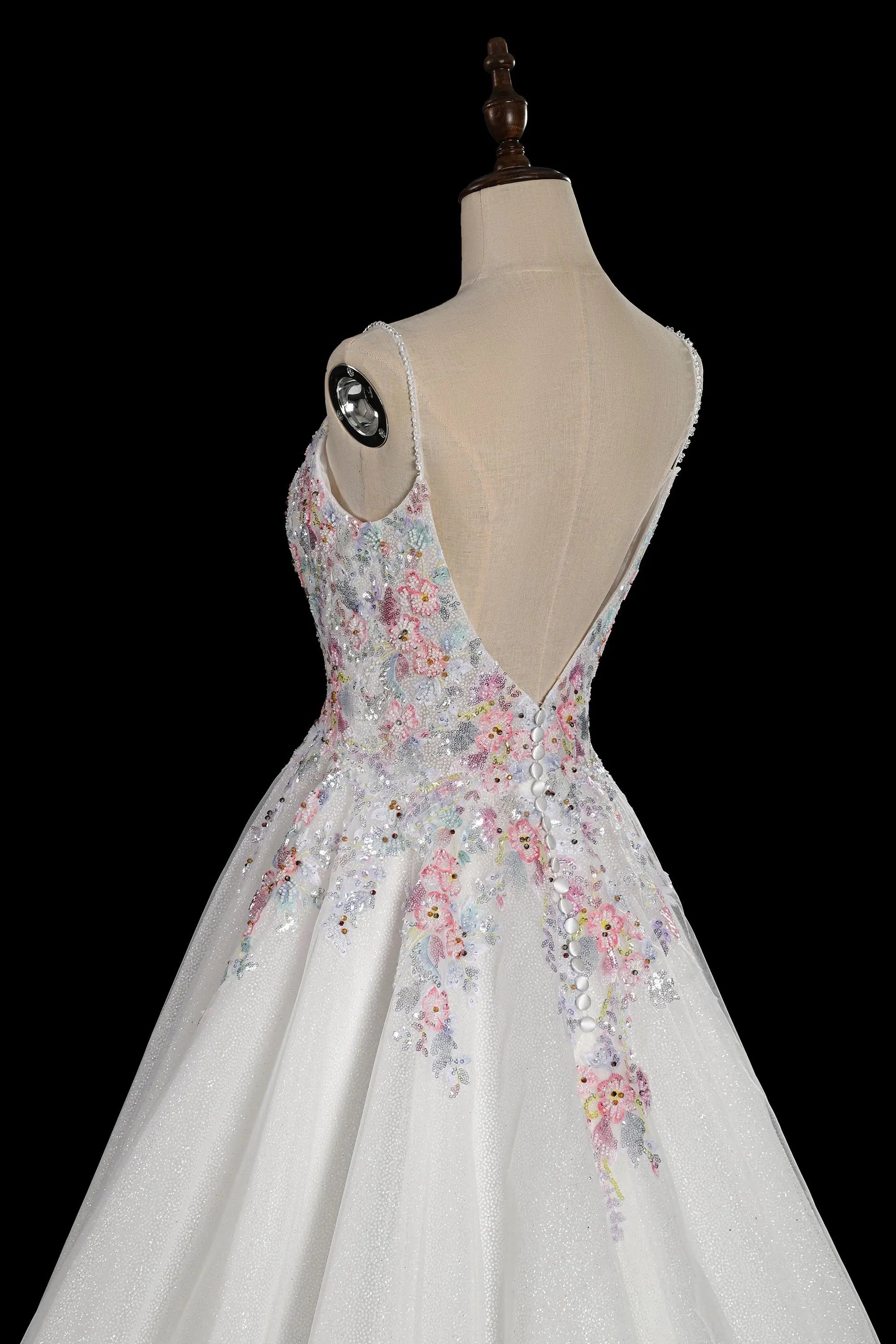 Glamorous White Floral Applique A-Line Tulle Wedding Dress with Train SW704