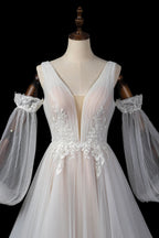 Elegant Ivory V-Neck Detachable Puff Sleeve Lace Tulle Wedding Dress with Train SW708