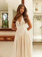 Luxury Spaghetti Strap V-Neck Lace Satin A-Line Wedding Dress with Veil SW738