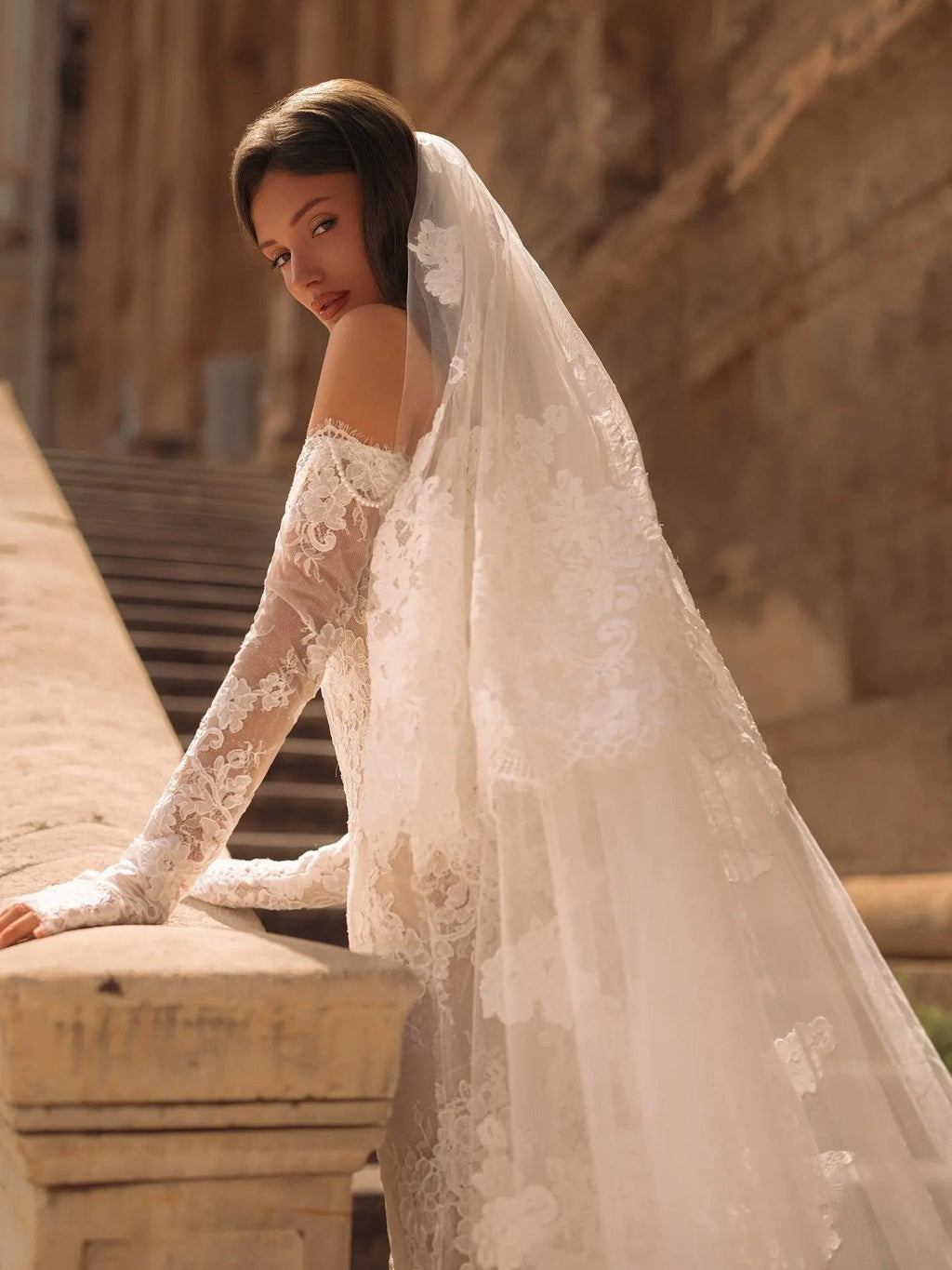 Elegant Ivory Sweetheart Neckline Sheer Lace Mermaid Wedding Dress with Veil SW171