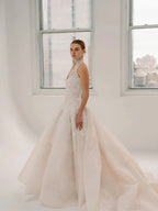 Luxury Ivory Halter Neck Lace Deep V Ball Gown Wedding Dress SW596