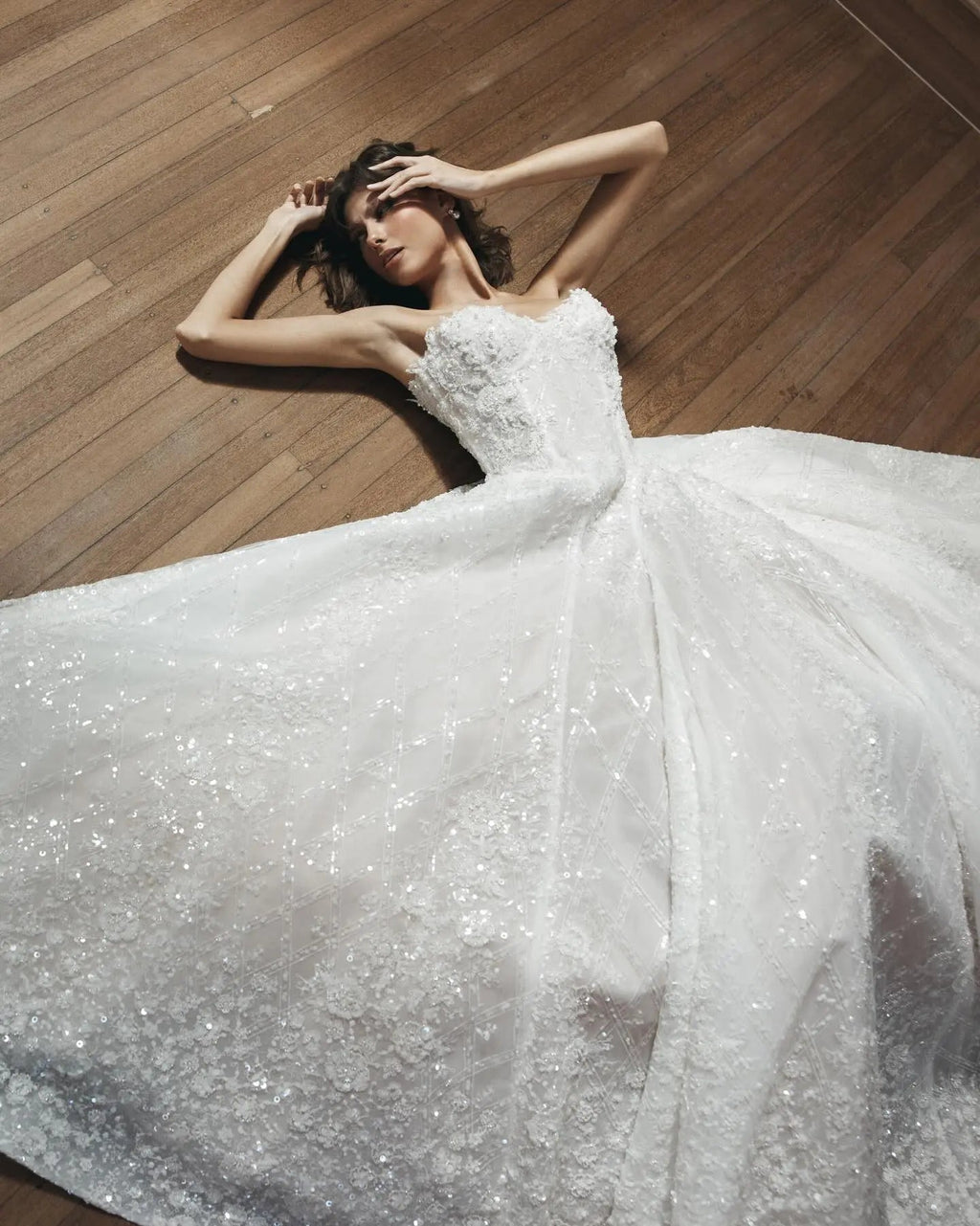 Luxury White Straples Beaded Sequin Wedding Dress SW573