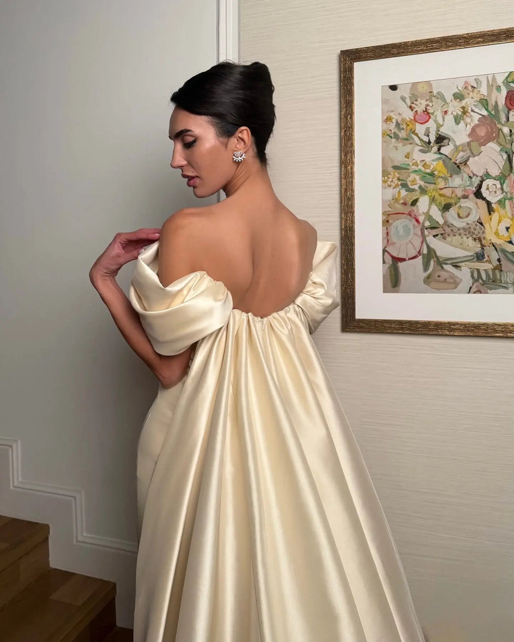 Luxury Ivory Off-the-Shoulder Satin Wedding Dress with Puff Sleeves SW230