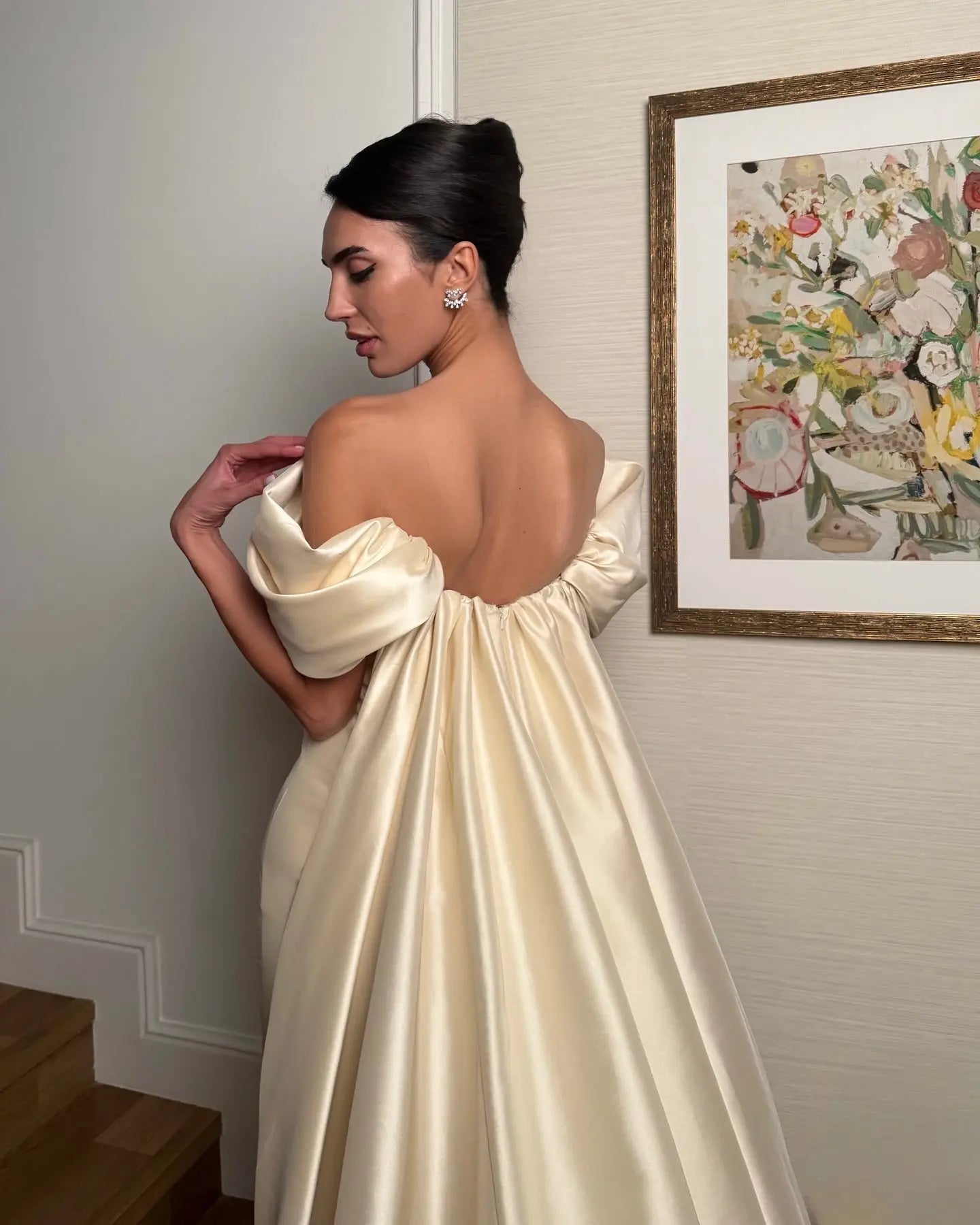 Luxury Ivory Off-the-Shoulder Satin Wedding Dress with Puff Sleeves SW230