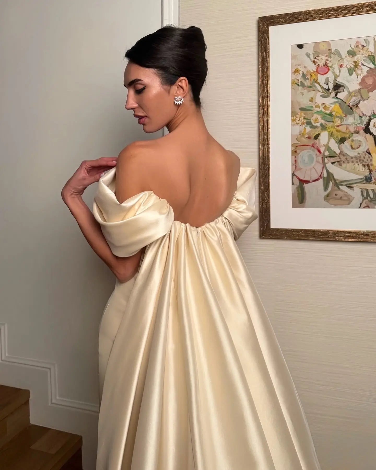 Luxury Ivory Off-the-Shoulder Satin Wedding Dress with Puff Sleeves SW230