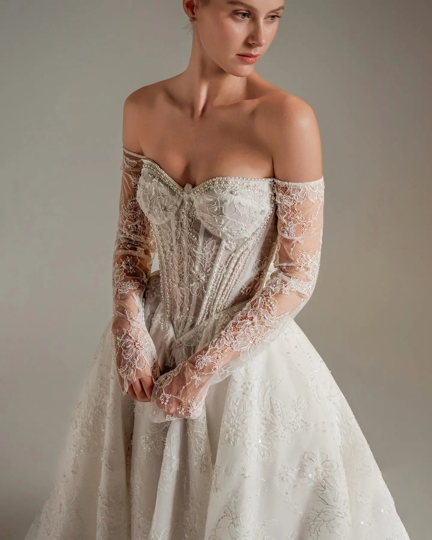 Luxury Ivory Strapless Lace High-Slit A-Line Wedding Dress SW165