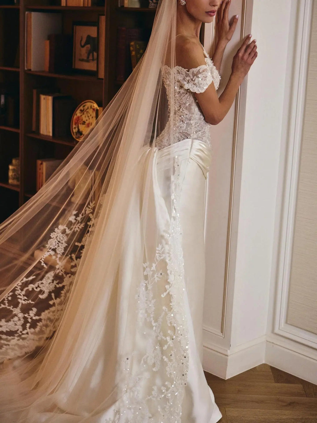Luxury Ivory Off-the-Shoulder Lace and Satin Mermaid Wedding Dress with Veil SW231