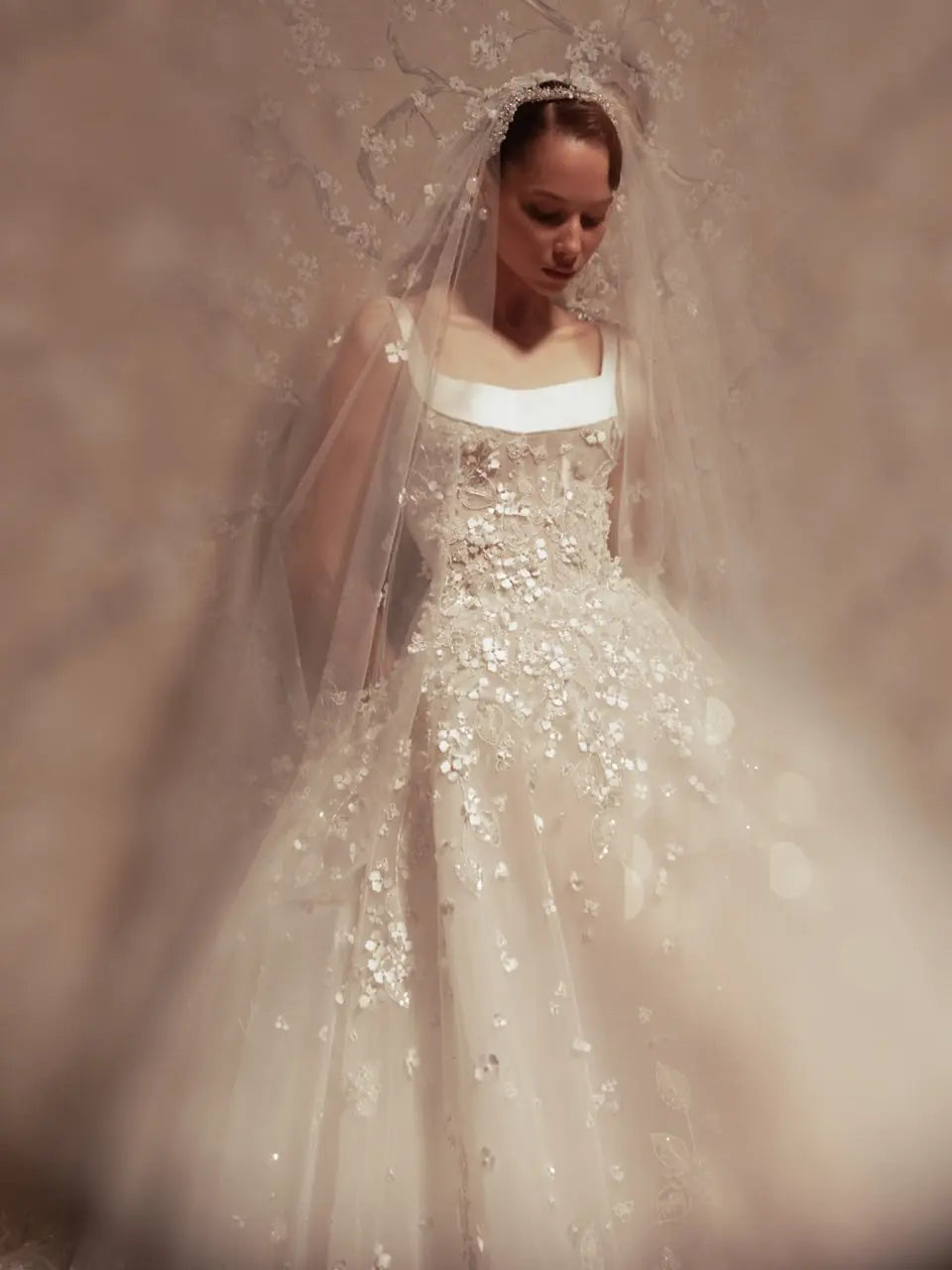 Luxury White Square Neck Beaded Floral Lace Ball Gown Wedding Dress with Veil SW666