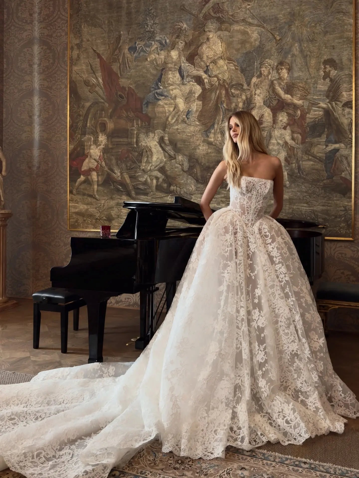 Glamorous White Strapless Floral Lace Wedding Dress with Veil SW212
