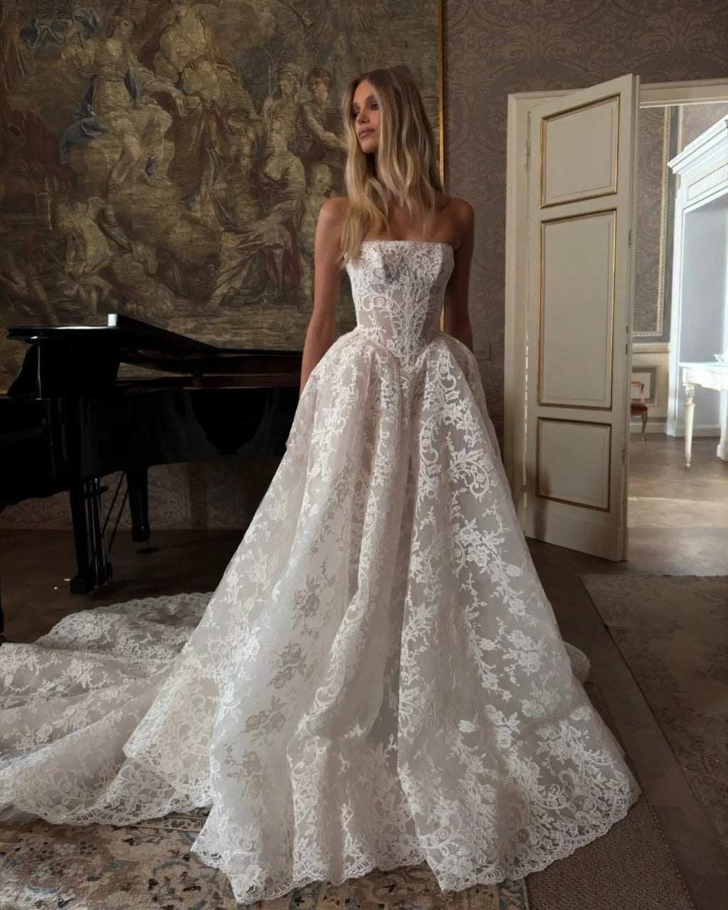Glamorous White Strapless Floral Lace Wedding Dress with Veil SW212