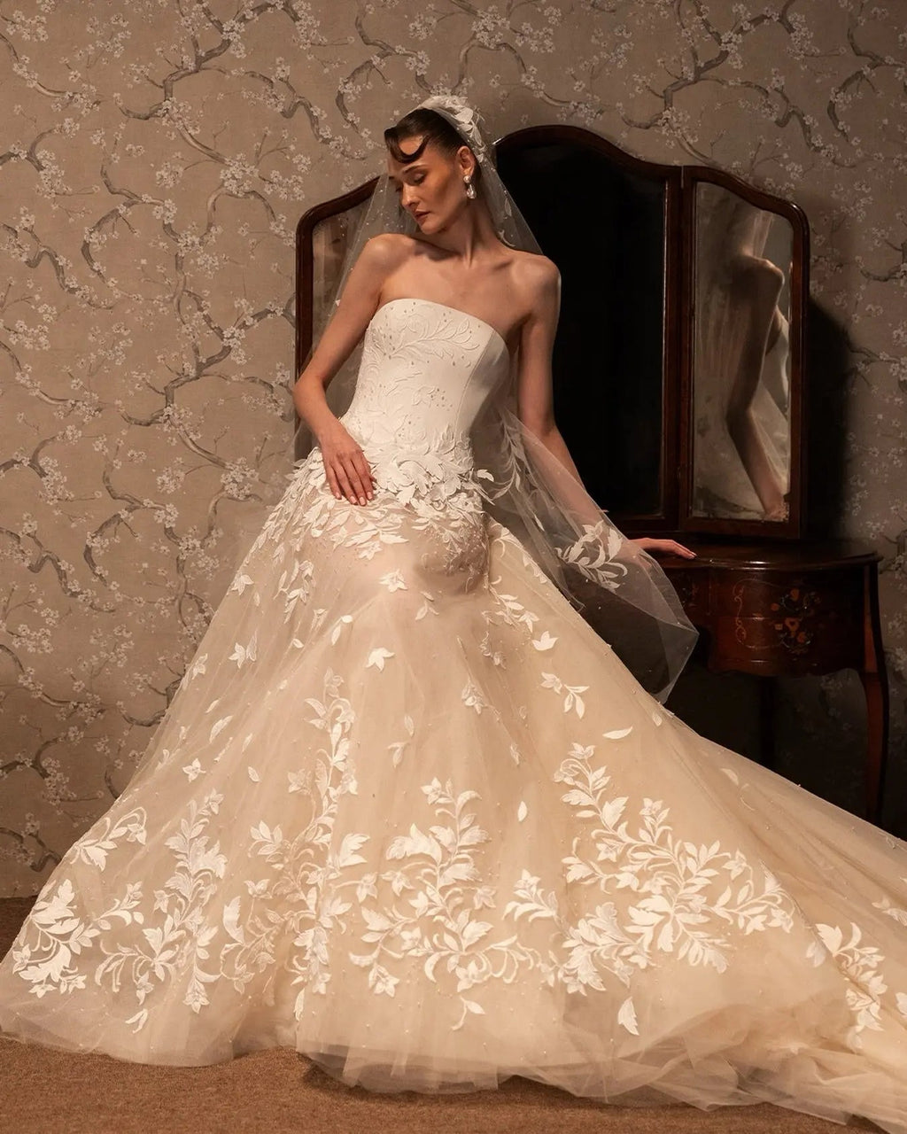Dreamy Ivory Strapless Floral Lace Mermaid Train Wedding Dress with Veil SW665