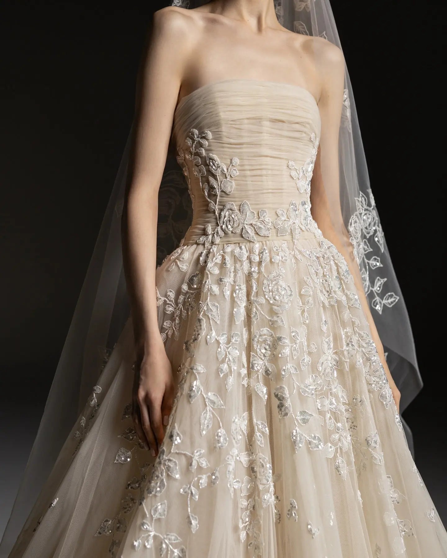 Romantic Champagne Strapless Floral Lace Tulle A-Line Wedding Dress with Veil SW664