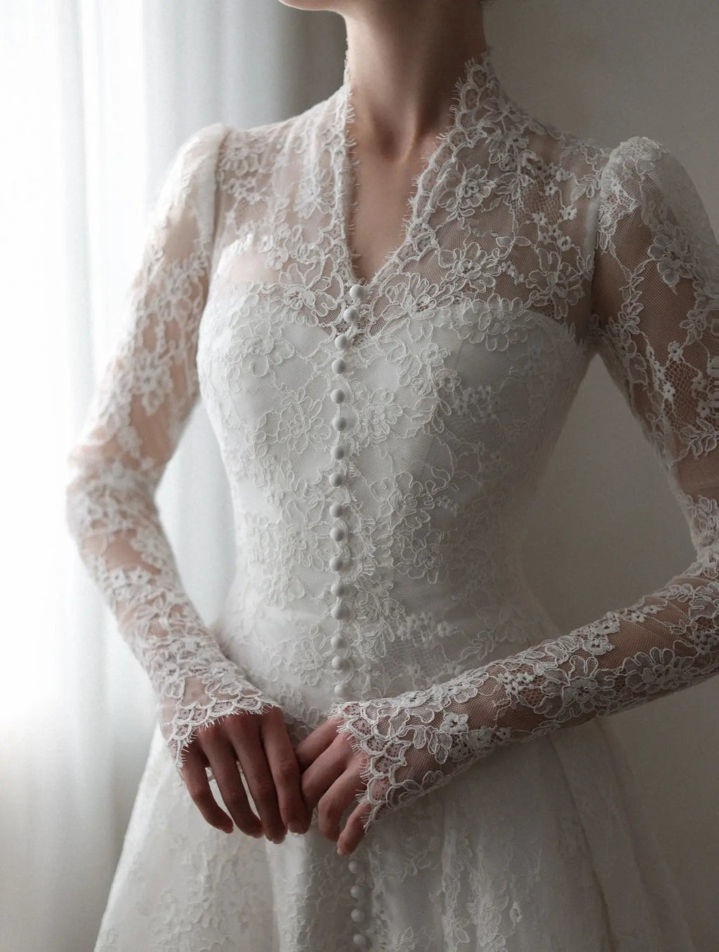 Vintag White Lace High Neck Long Sleeve A-Line Wedding Dress with Train SW272