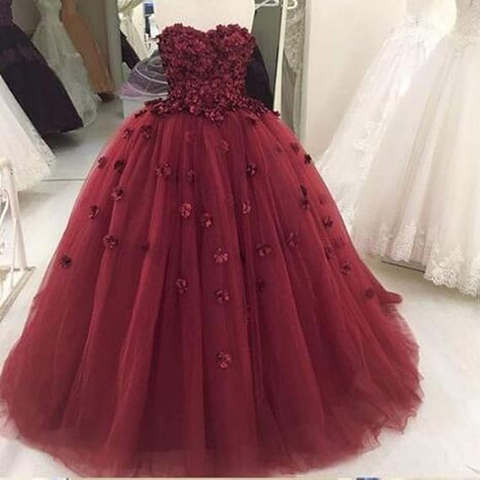 Encantador vestido de fiesta de tul burdeos sin tirantes con flores de mano Y1218