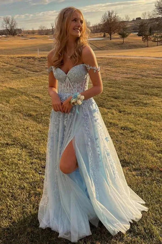 Vestido de fiesta largo de tul azul claro con hombros descubiertos y apliques de encaje PSK421