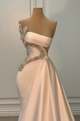 Langes, trägerloses, ärmelloses Ballkleid aus Satin im Meerjungfrauen-Stil in Elfenbein