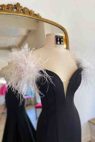 Vestido de fiesta con abertura alta y plumas blancas SYP117