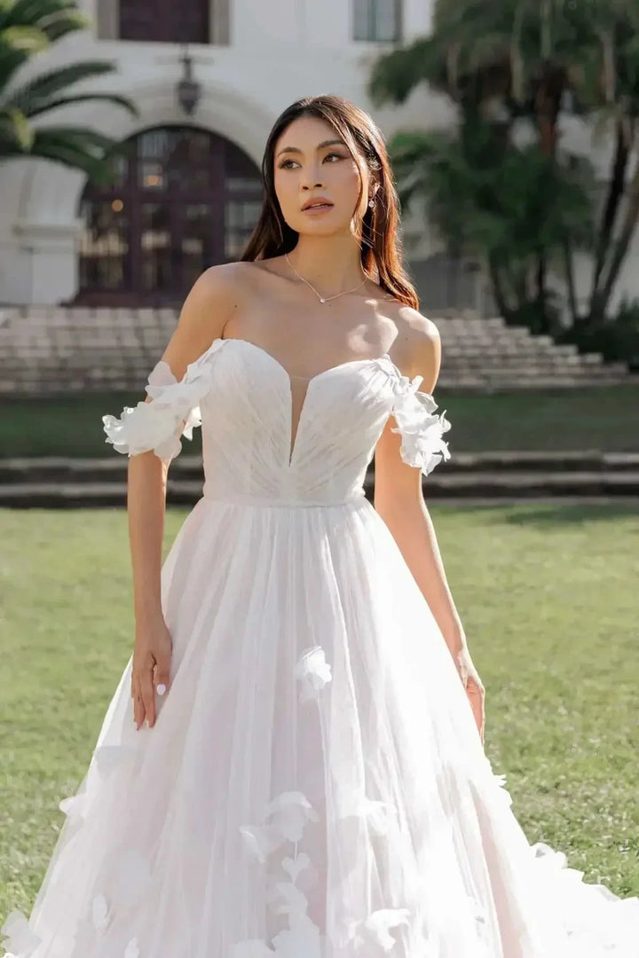 Whimsical Tulle Ballgown Wedding Dress With 3D Flowers And Off the Shoulder Straps Sweetheart Custom Made For Women by payinti
