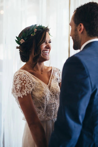 Vestidos de novia brillantes, románticos, corte A, escote en V, gasa con cuentas, MW442