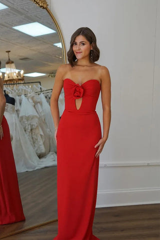 Vestido de fiesta largo de satén rojo con flores y escote sirena sin tirantes PSK588