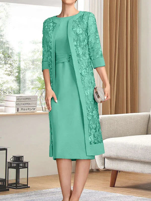 Vestido de gasa para madre de la novia con escote redondo hasta la rodilla, corte tubo/columna y lentejuelas plisadas