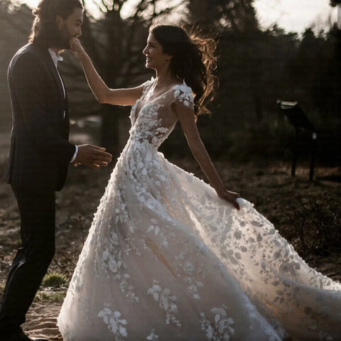 New Romantic Boho Country Wedding Dresses With 3D Flowers Sexy V-Neck Illusion Arabic Bridal Wedding Gowns