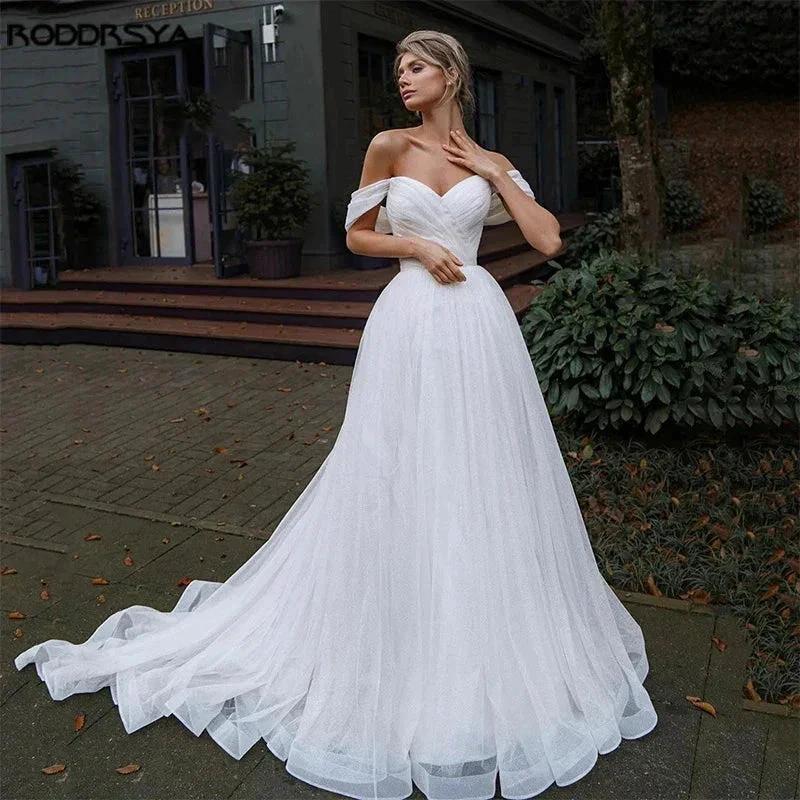Off Shoulder Glitter Tulle Wedding Dresses Sweetheart Straps Bridal Gowns For Bride Robe De Mariée Beach Sweep Train For Women by payinti