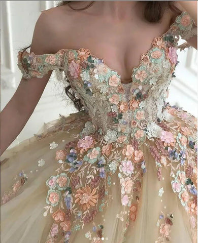 Off the Shoulder Sweetheart Tulle Long Evening Gowns 3D Flowers Appliques Formal Party Dresses Princess Ball Gown Prom Dresses