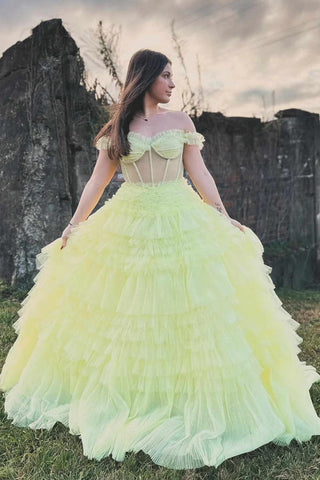 Vestido de fiesta amarillo claro con volantes y hombros descubiertos PSK480