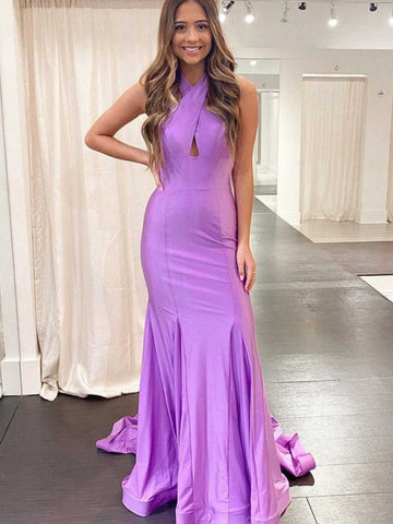 Vestido de fiesta morado largo ajustado con cuello halter cruzado