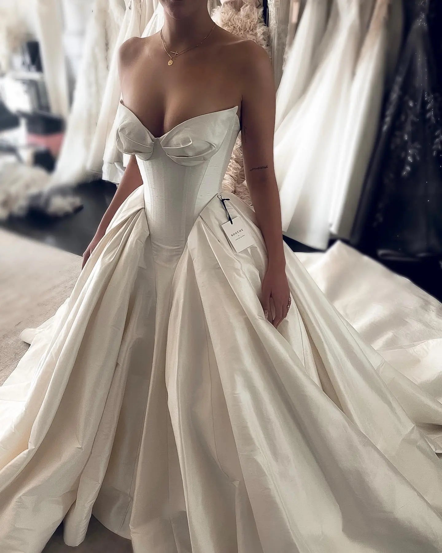 Luxury Sweetheart Satin Ball Gown Wedding Dress with Overskirt SW010