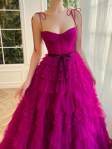 Blair | Vestido de fiesta largo de tul fucsia con capas y corte A sin tirantes