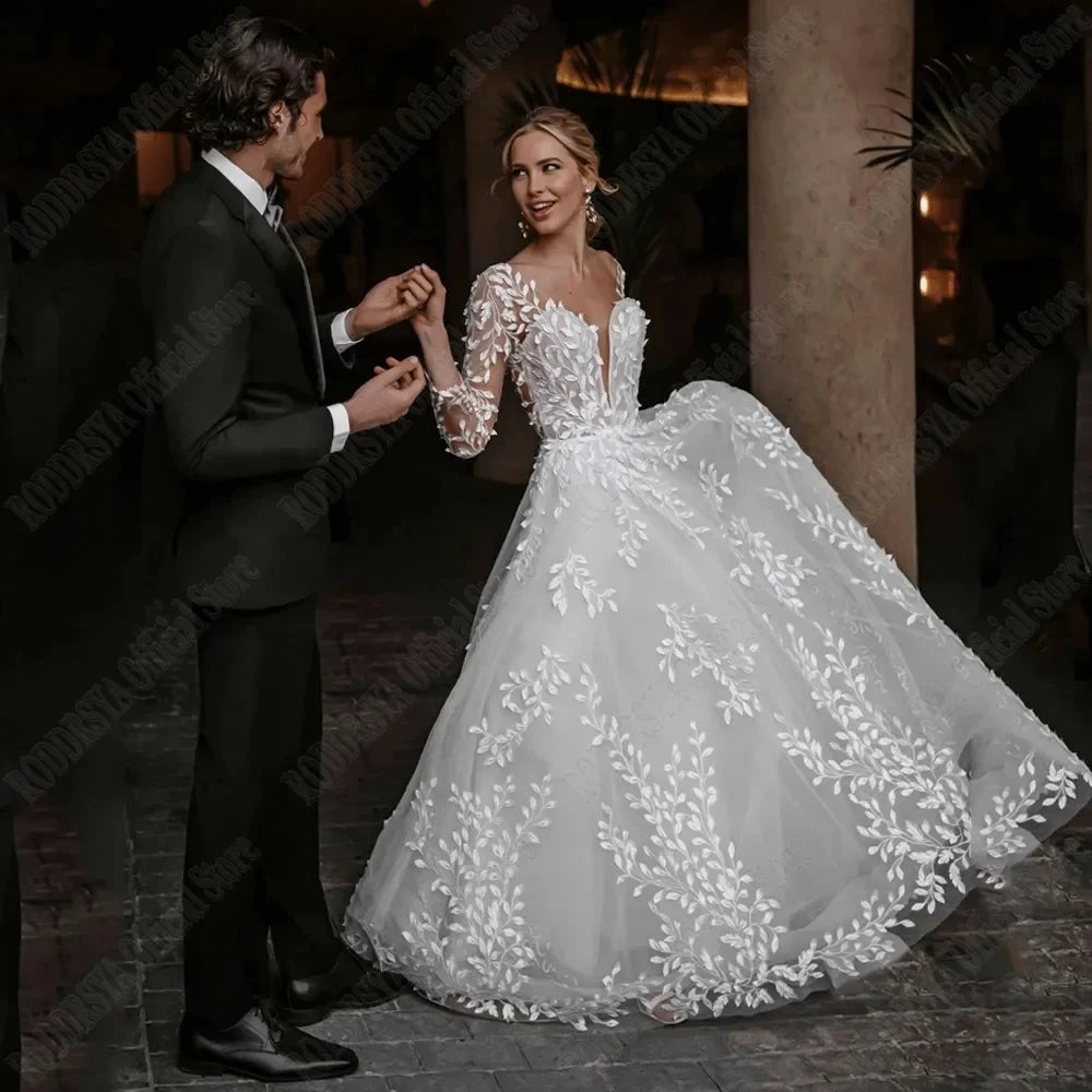 Sexy Backless Wedding Dresses New 2023 Long Sleeves Bride Gowns V-Neck A-Line Lace Applique Tulle vestidos de novia by payinti